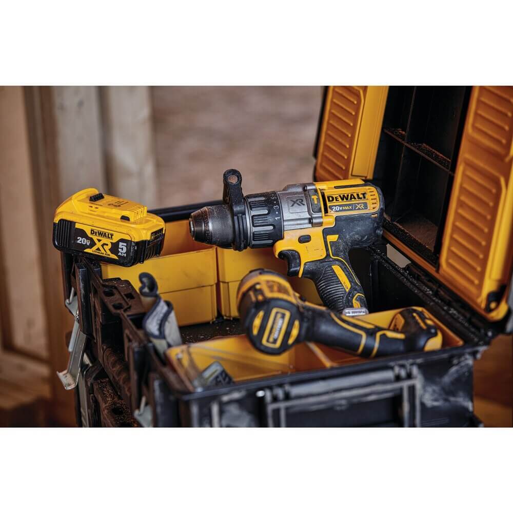 DEWALT DCD996P2 20V MAX* XR® Brushless Cordless 3-Speed 1/2 in Hammer Drill/Driver Kit (5.0 Ah)