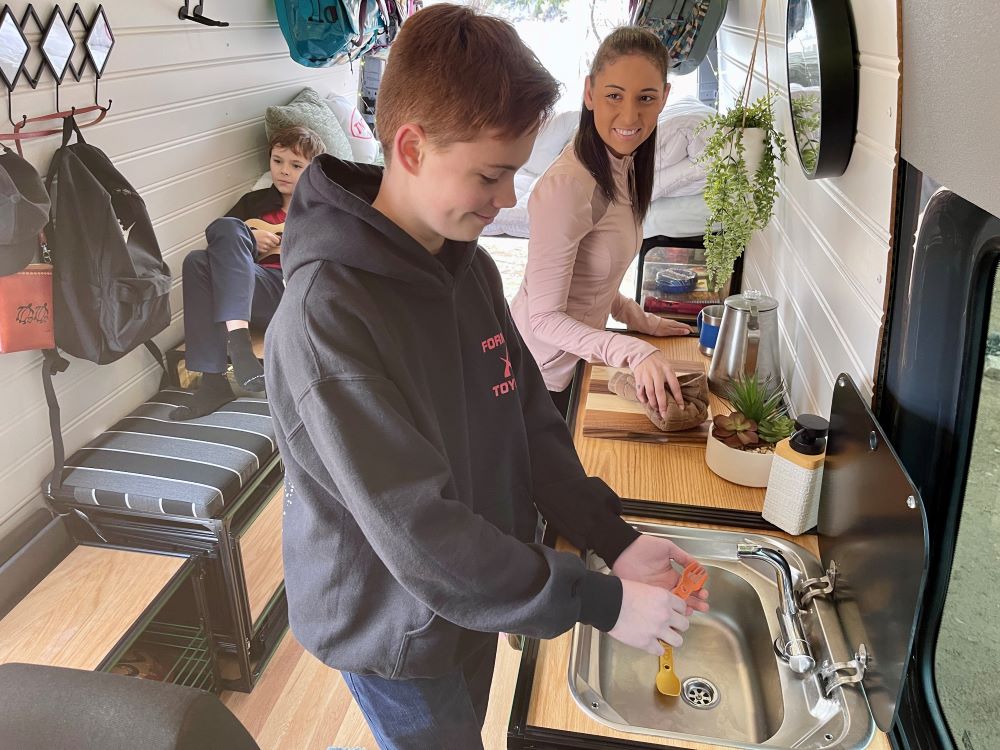 van conversion diy van kitchen set, washing hands